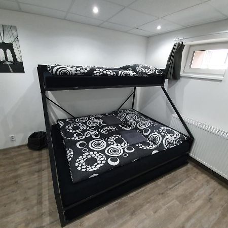 ברנו Small Apartments Denisa Business מראה חיצוני תמונה