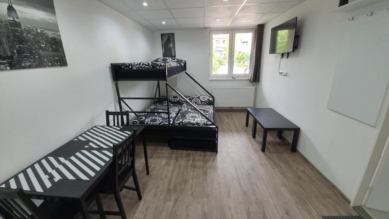 ברנו Small Apartments Denisa Business מראה חיצוני תמונה