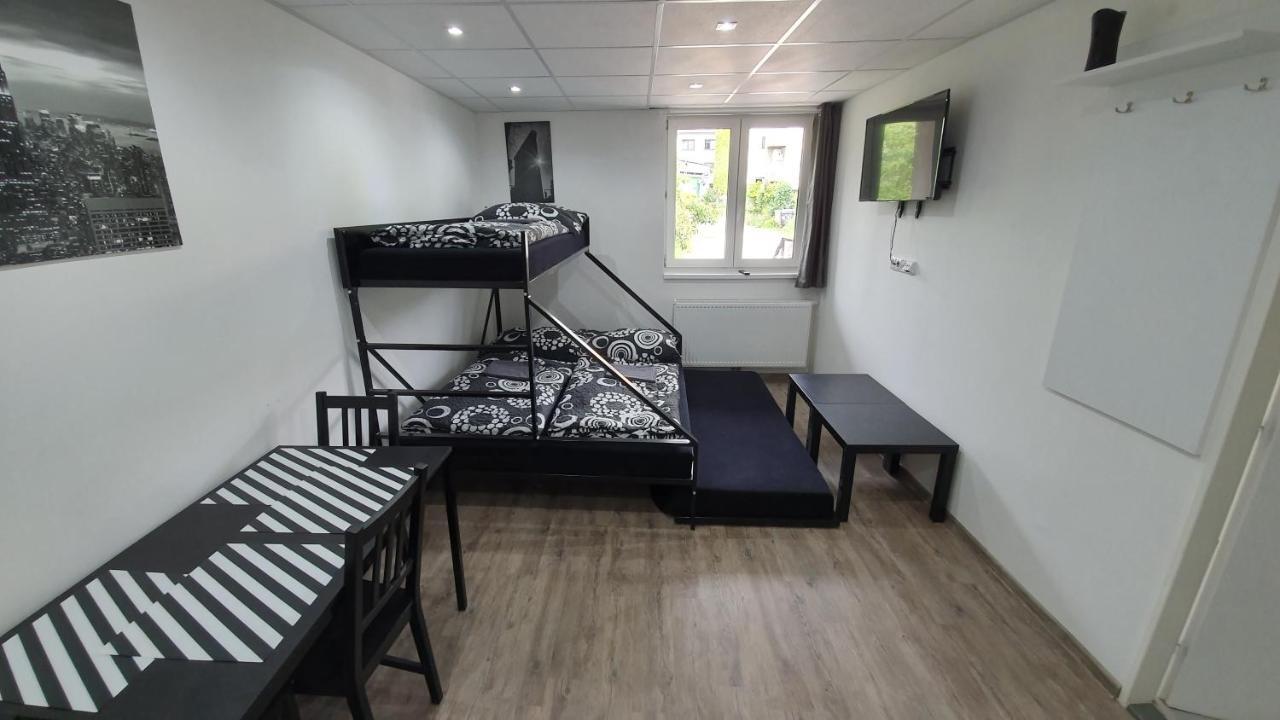 ברנו Small Apartments Denisa Business מראה חיצוני תמונה