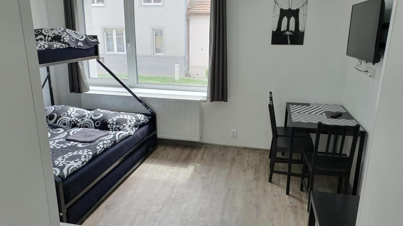 ברנו Small Apartments Denisa Business מראה חיצוני תמונה