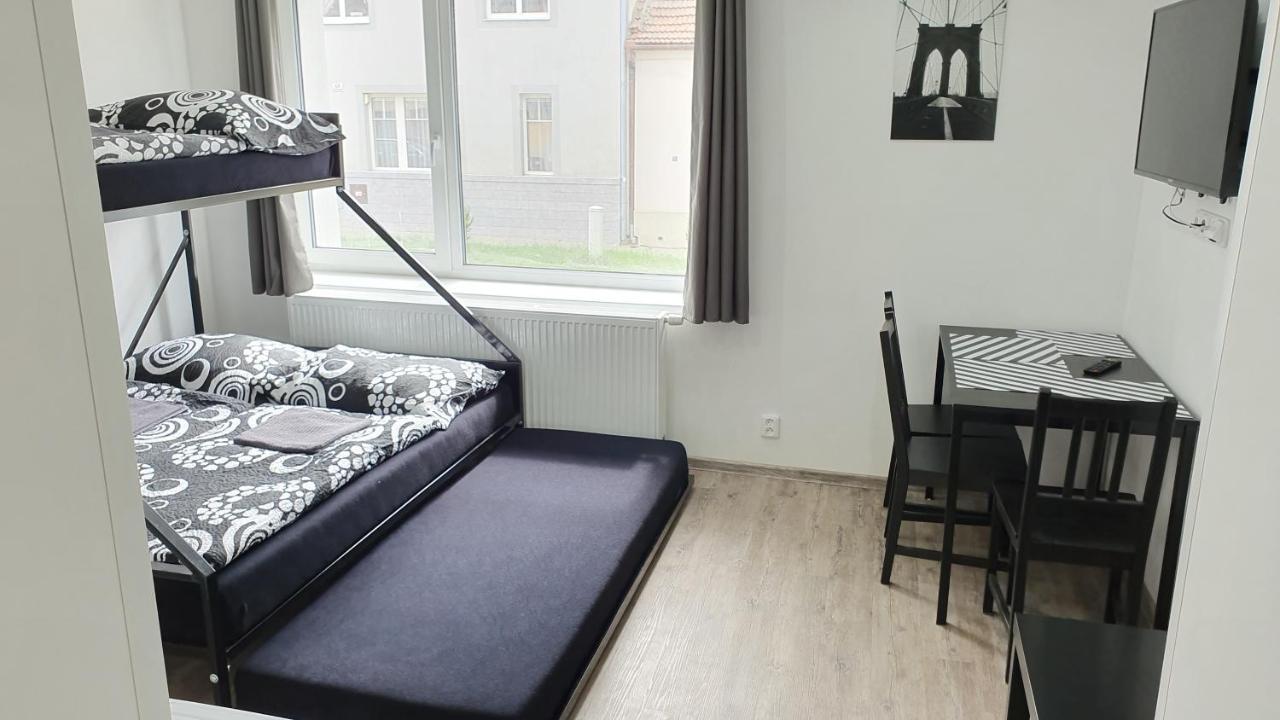 ברנו Small Apartments Denisa Business מראה חיצוני תמונה