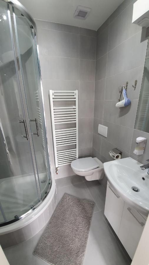 ברנו Small Apartments Denisa Business מראה חיצוני תמונה