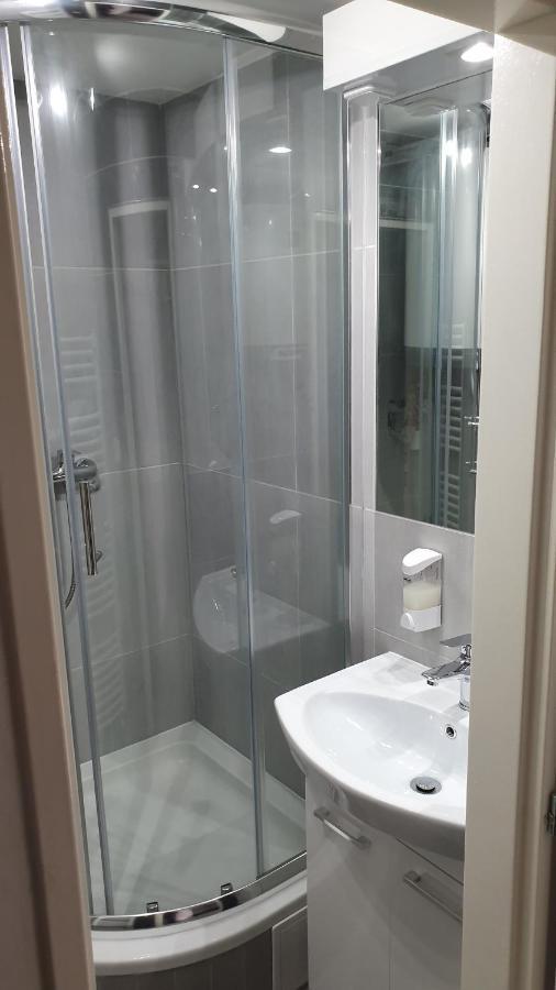 ברנו Small Apartments Denisa Business מראה חיצוני תמונה
