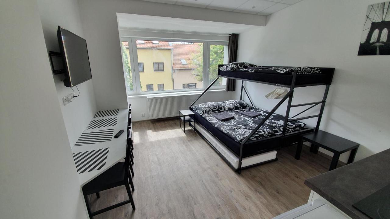 ברנו Small Apartments Denisa Business מראה חיצוני תמונה