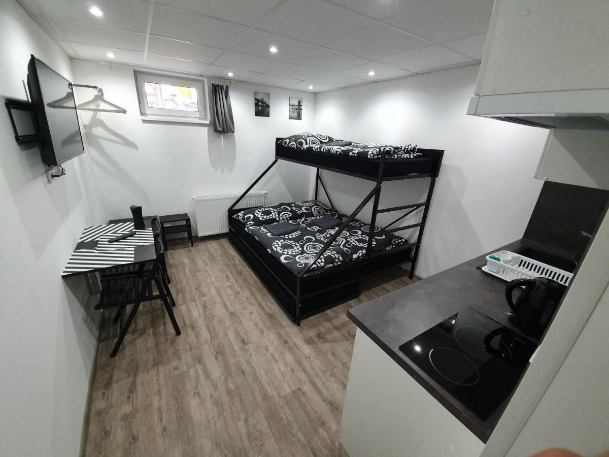 ברנו Small Apartments Denisa Business מראה חיצוני תמונה